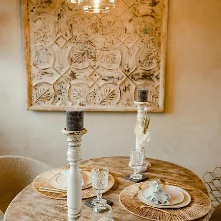 La Hindi Bed & Breakfast